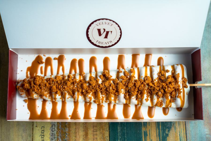 Velvet Wand with biscoff sauce and biscoff crumb